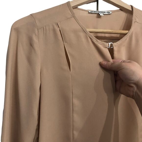 Giuliana Romanno tan camel long sleeve bouse with cut outs SIZE 38 Medium - Picture 3 of 8